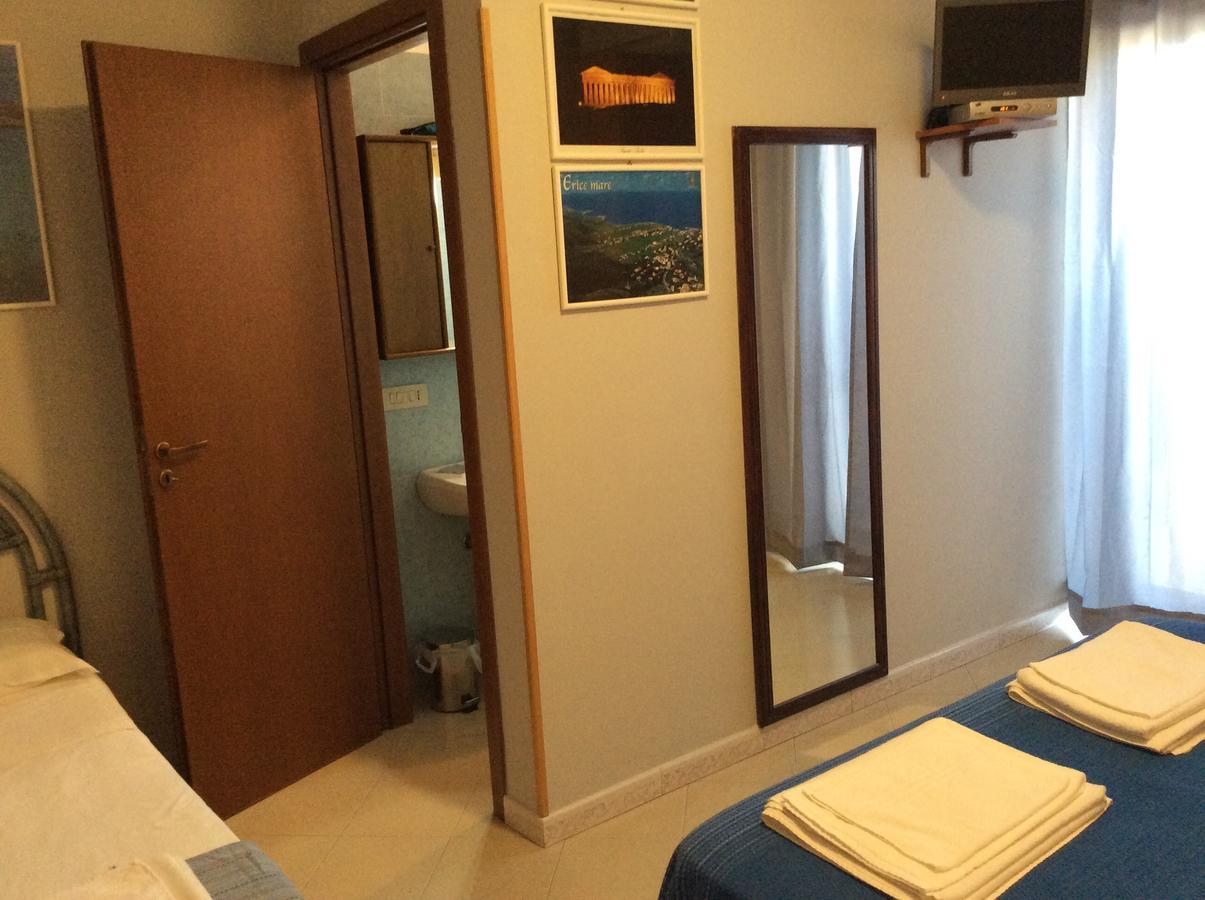 Orlando Vacanze Camere 에리체 외부 사진